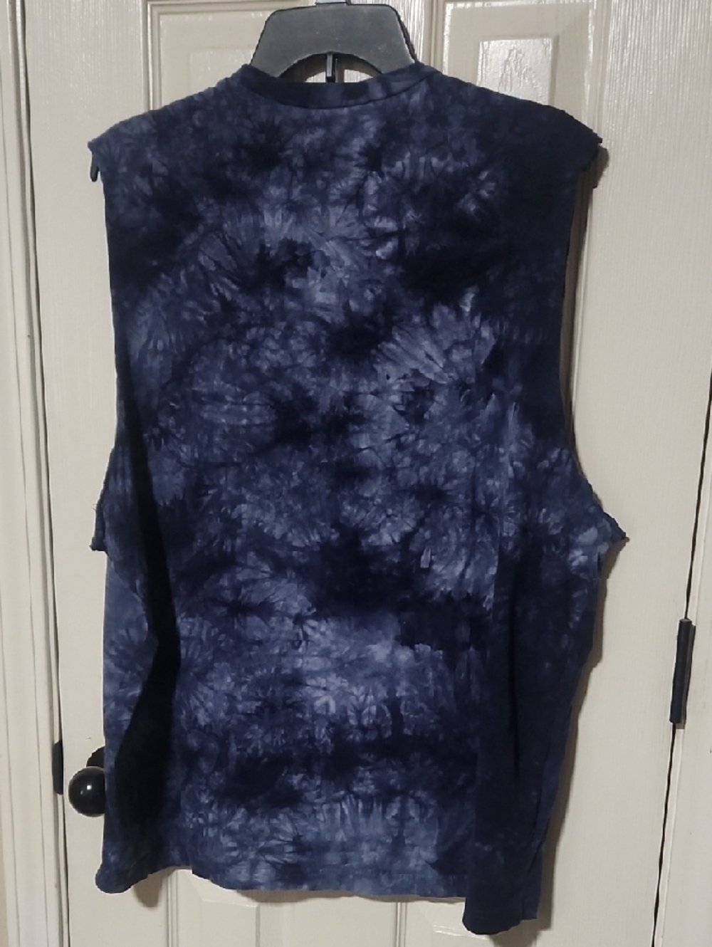 Elvis Presley Navy Tie-Dye Muscle Tank. Top Pre-owned Great Condition. - Picture 4 of 4